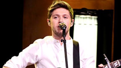 Niall Horan Performs 'This Town' on 'The Tonight Show'