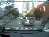 Une voiture Uber sans conducteur passe au feu rouge ! Dangereux!!!