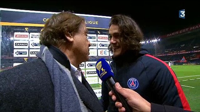 Daniel Lauclair, journaliste sportif fond en larmes pour ses adieux à France Télévisions - Regardez