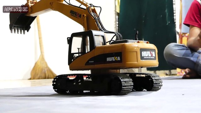 Action Huina 1550 excavator