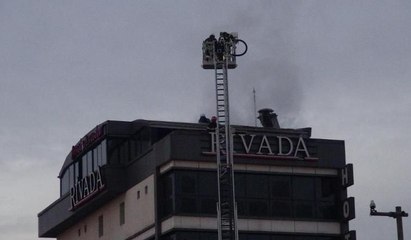 Otel çatısında yangın paniği
