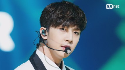 ′컴백′ 섹시+펑키 카리스마로 돌아온 ′천둥′의 ′Sign′ 무대