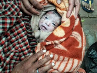 ਮਾਸੂਮ ਬੱਚੀ ਨੂੰ ਮਿਲੇ ਮਾਪੇ