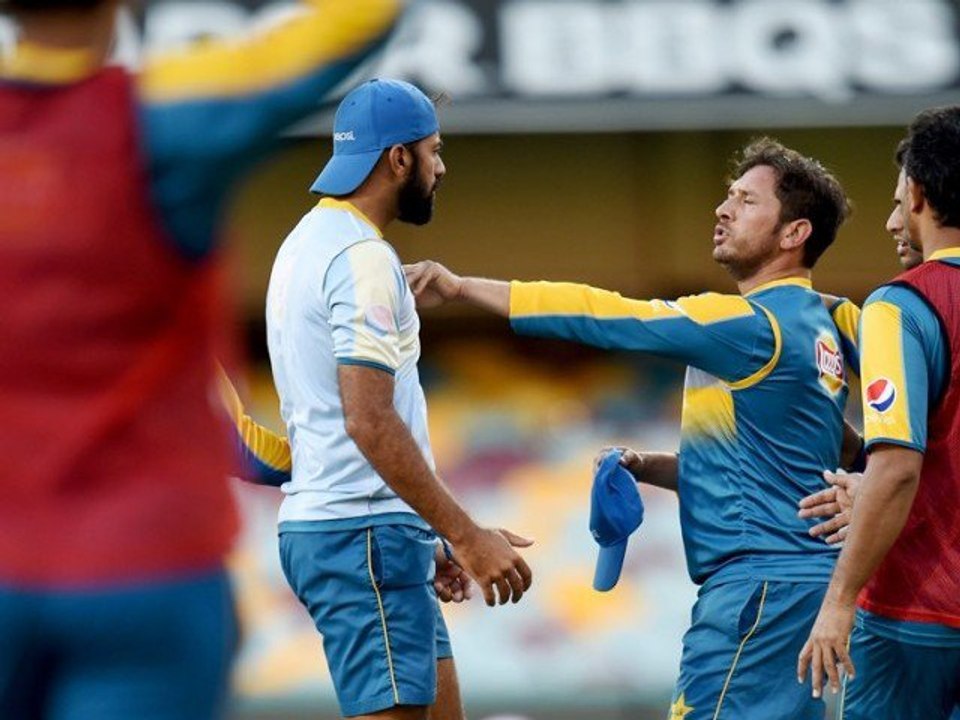 Wahab Riaz and Yasir Shah Fight in practice Match Pakistan vs Australia 2016