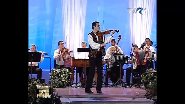 Orchestra Rapsodia Bihoreana ,dirijor profesor Liviu Butiu.
