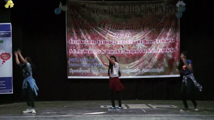 Energetic Dance Performance to 'Katte Nahi Kkatte Din Ye Rat' at 2016 Winter Gathering 🎉