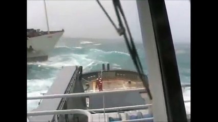 Fırtınalı havada gemi kurtarma operasyonu