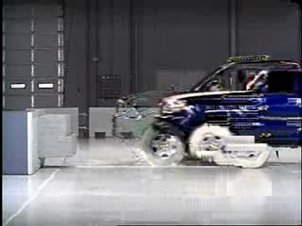 Toyota Tacoma 2005  crash test