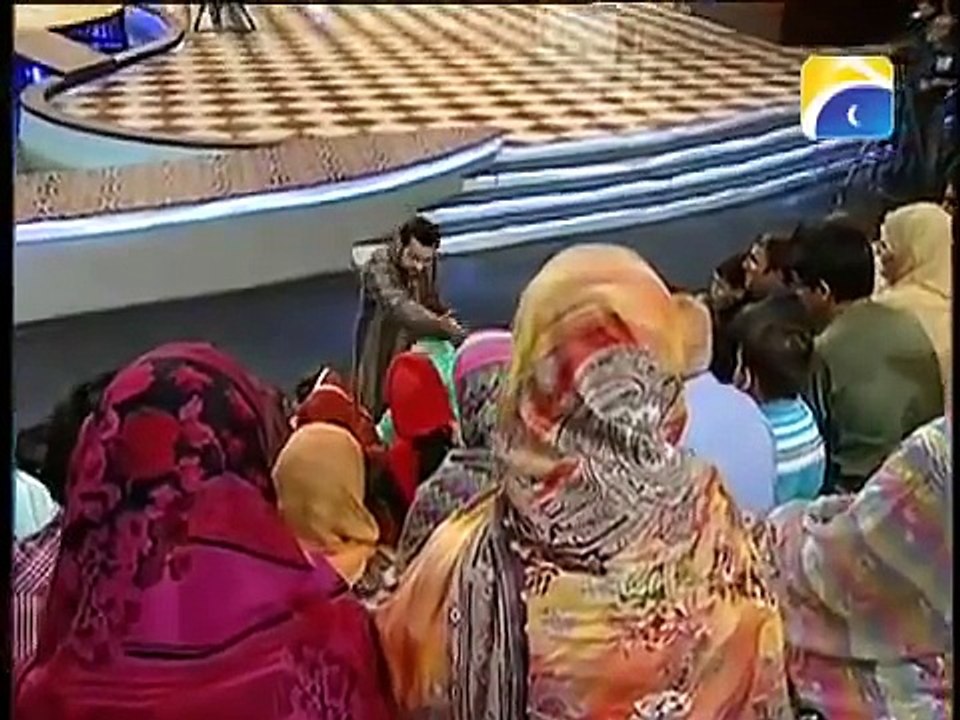 Beautiful Naat On Geo Tv By a GiRL aamir Liaquat Program05 August, 2012