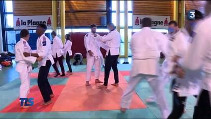 Des valides se confrontent aux problèmes du "handisport"