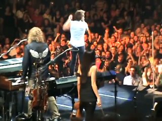 Download Video: Bon Jovi -  boston 7_10, jon shirt flip!!!!