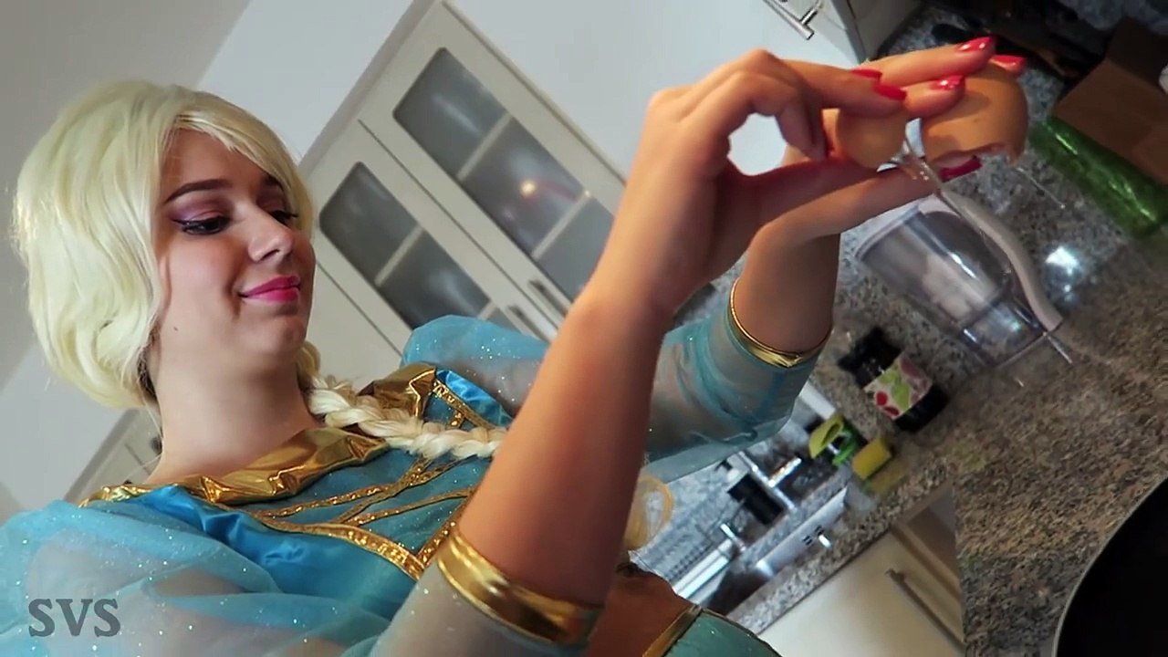 NỮ HOÀNG BĂNG GIÁ FROZEN ELSA vs NGƯỜI NHỆN SPIDERMAN | Elsa đáng sợ tấn công người nhện