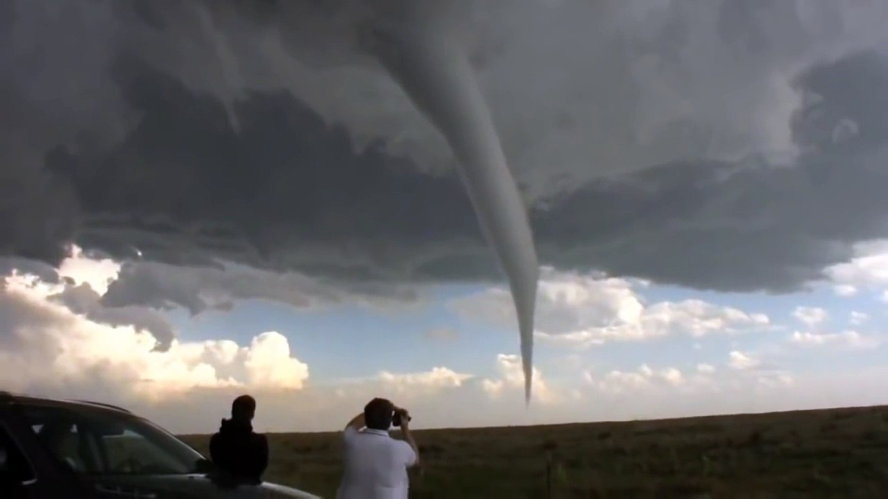 Amazing Massive Tornado - Just Watch!! Part 1