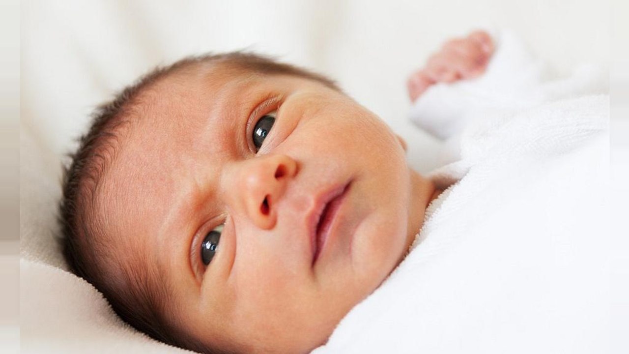 Großbritannien erlaubt Drei-Eltern-Babys