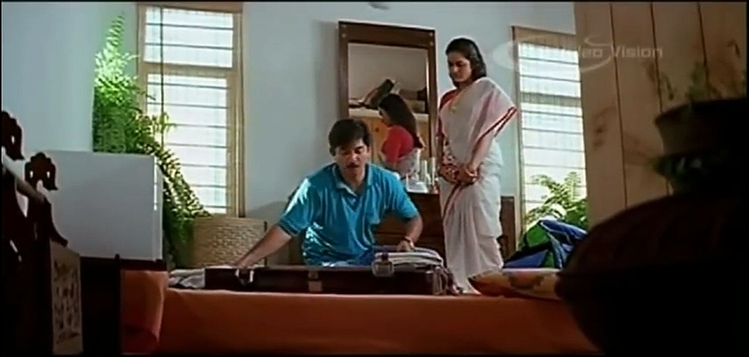 Roja Romantic Scene