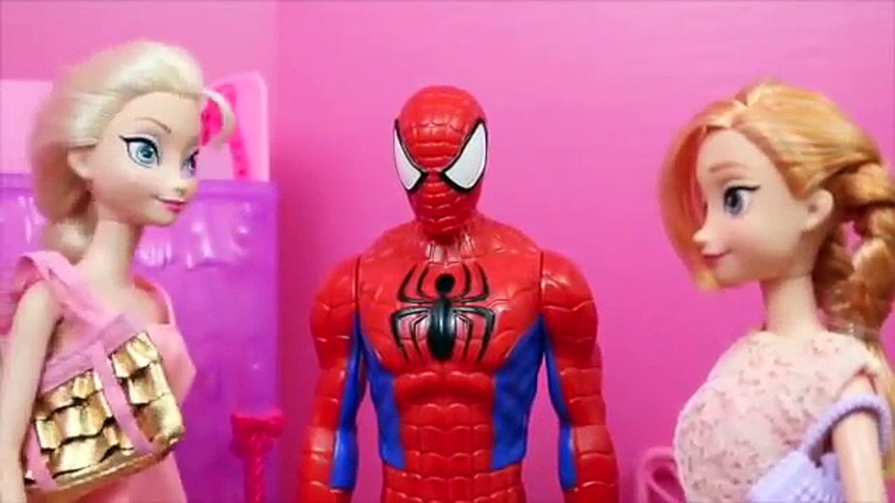 Frozen Dolls Elsa and Anna Shopping with SPIDERMAN!!! Barbie Boutique Clothing Store DisneyCarToys