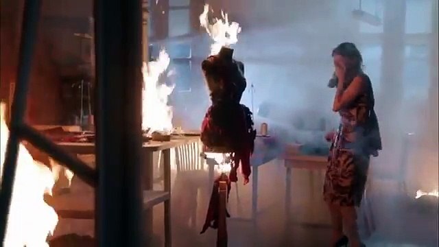 VELVET Cristina intenta salvar a Alberto atrapado en el fuego T4 C10