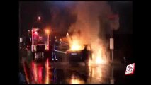 Zeytinburnu'nda lüks araç kaza sonrası yandı | En Son Haber