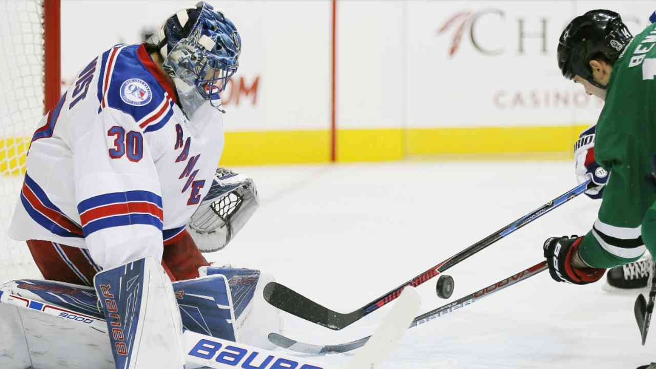 Lundqvist Returns, Rangers Win