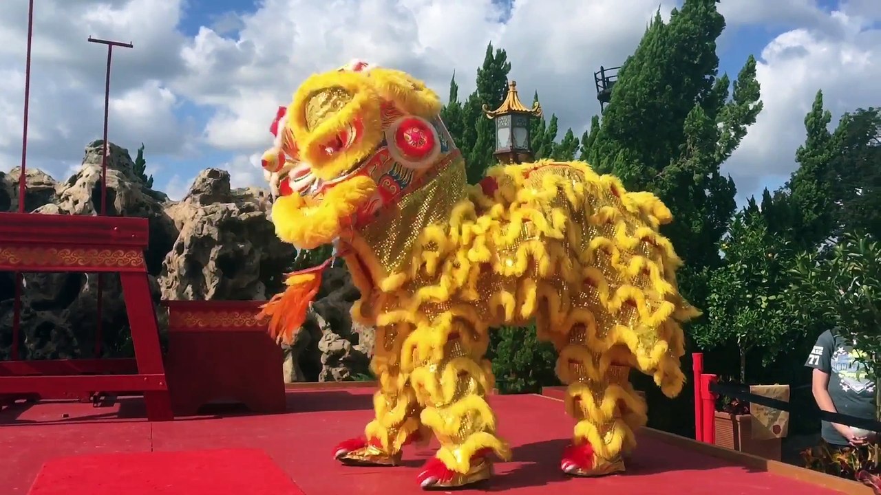 Holiday  China Storyteller (Epcot)