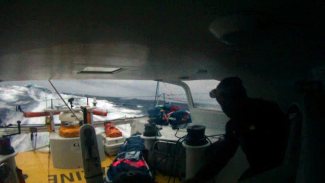 J40 : Des rafales à 45 noeuds pour Arnaud Boissières / Vendée Globe