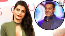 Ex Bigg Boss contestant Sonali Raut expressed her desire to work with superstar and Bigg Boss host Salman Khan.