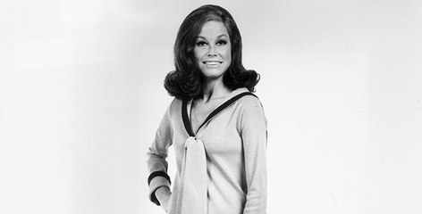 Celebrities Mourn TV Icon Mary Tyler Moore’s Death