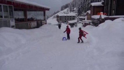 Video herunterladen: Rize Ayder Yaylası'nda Kar Keyfi