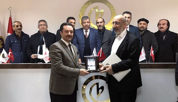 BİRLİK VAKFI’ NDAN SOHBET TOPLANTISI DİLİPAK “SİYASET MEYDANI ADAM ASILAN YER DEMEKTİR”