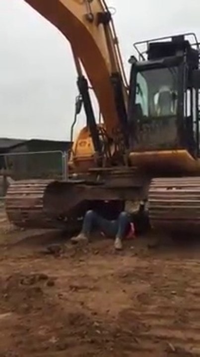 Costaud le mec... Ahaha l'illusion est parfaite