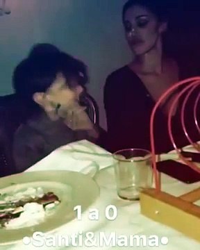 Modelo y presentadora Belén Rodriguez desata escándalo por beso a su hijo