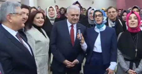 Başbakan Yıldırım Kadın Kollarıyla Birlikte Evet Kampanyasına Katıldı