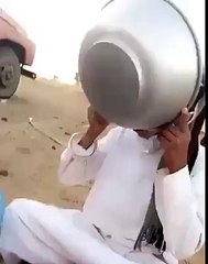 وع وع وع هههههه يشرب حليب ناقة مع بول ويقول إنه علاج للكليسترول