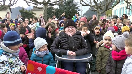 Digne-les-Bains : Beaucoup d'émotions à la remise du chèque pour l'opération "Un fauteuil pour Anaëlle"