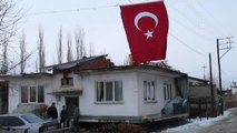 Kayseri'deki Terör Saldırısında Yaralanan Asker Babaevine Geldi