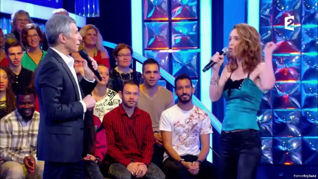 Noubliez pas les paroles : une candidate tente d'imiter un ninja