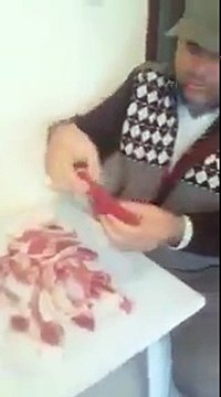 NUSRET'E AÇTI AĞZINI YUMDU GÖZÜNÜ.