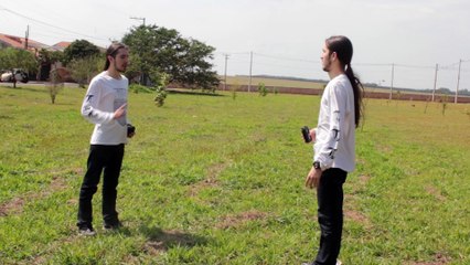 Atrás da moita [KoalaQueVoa]