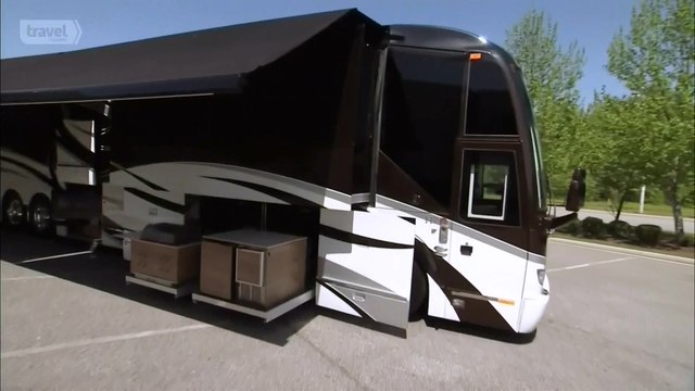Удивительные фургоны: Featherlite Luxury Coach, Thor Toy Hauler и прицеп для лошадей Duba