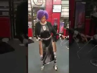 MATY DOLLAR FAIS ENCORE PARLÉ D'ELLE AVEC UN HABILLEMENT EXTRAVAGANT