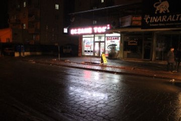 Ortağına Kurşun Yağdırıp Üzerinden Arabayla Geçti