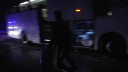 Sivas'ta yolcu otobüsü TIR'a çarptı: 10 yaralı