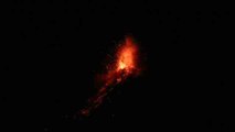 El volcán guatemalteco de Fuego entra en erupción