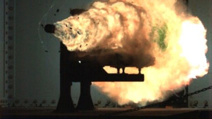 Ruslar İlk Elektromanyetik Silahı Test Etti! Her Türlü Zırhı Deliyor