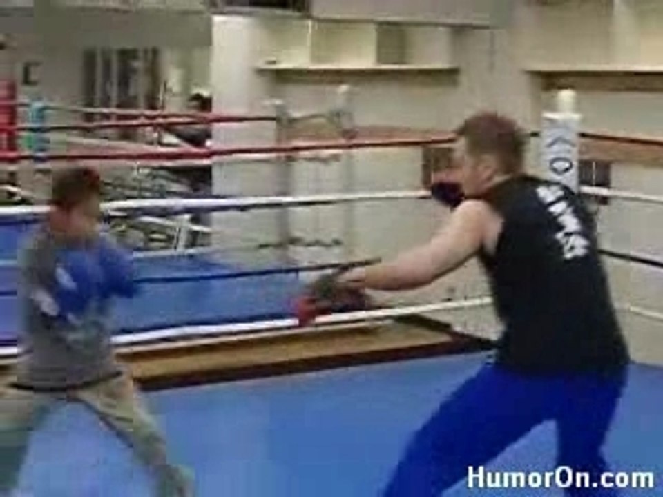 Enfant boxeur : precoce le mome