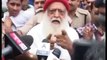 Asaram Bapu Becomes Angry on Media Person When They Asked Unsuitable Questions to Him a