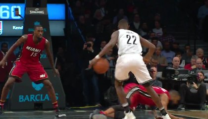 Caris Levert sort le cross le plus violent du début d'année en NBA !