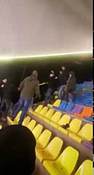 Vitesse vs Feyenoord 2-0 Hooligans Fight - Clash Between Fans 26.01.2017