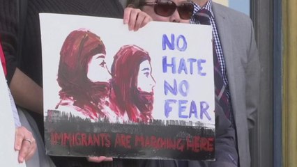 US 'sanctuary cities' rally against Trump's order on undocumented migrants