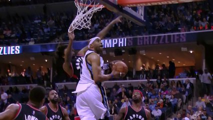 Vince Carter tape un lay-up en 360°
